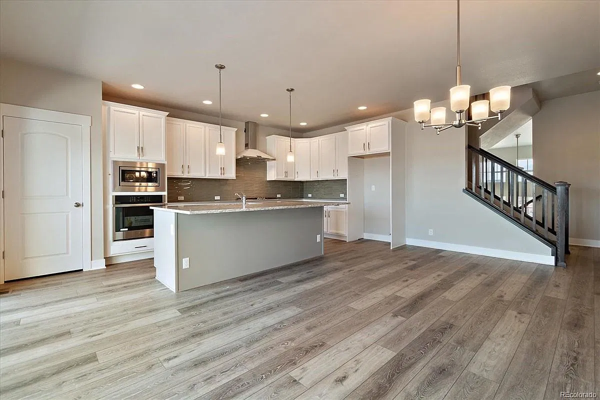 3 bed, 2005 sqft, $3,400 — Photo 3