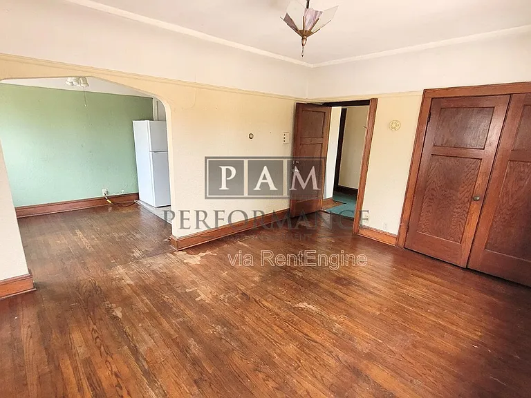 3927 E Layton Ave #6 — Photo 2