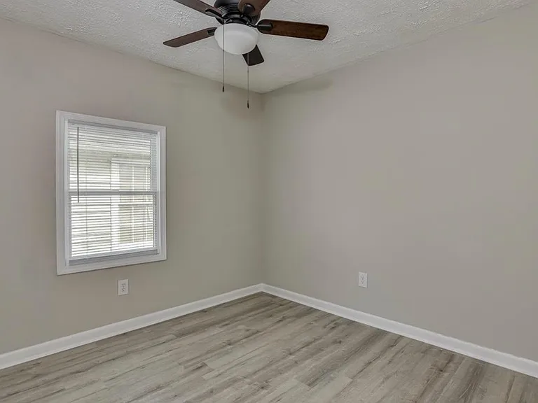 3401 Princess Ct — Photo 10