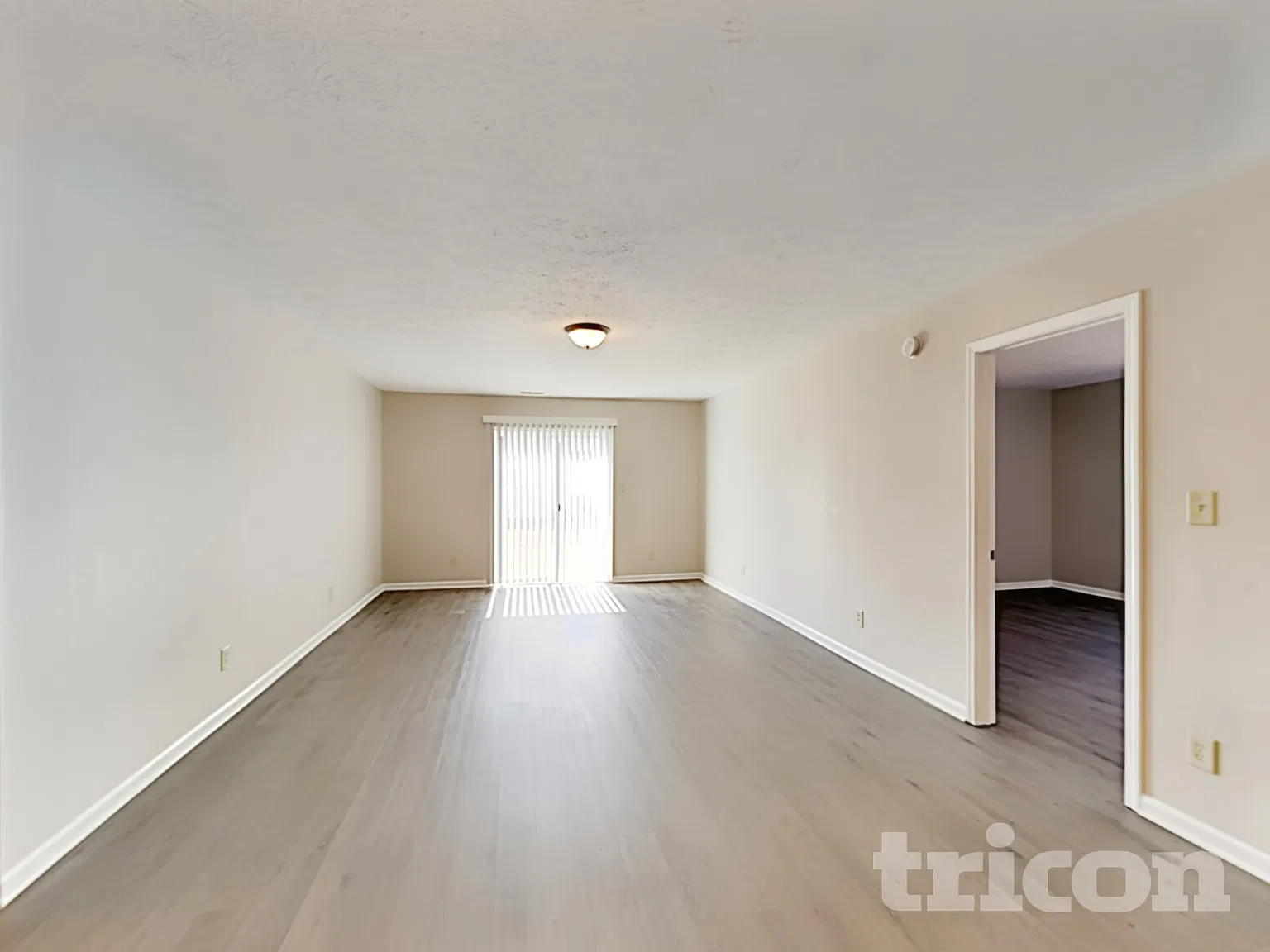 7817 Cole Wood Boulevard Indianapolis IN — Photo 4