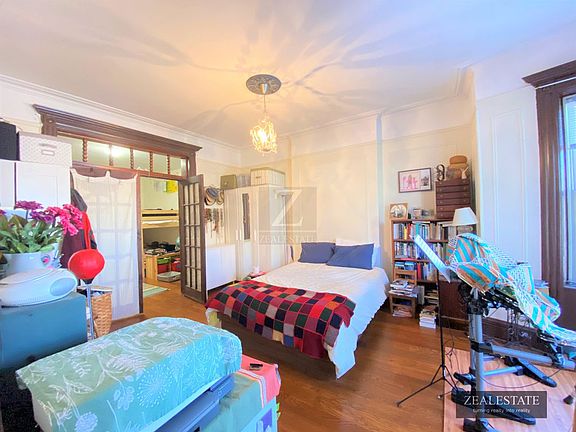 4th image of 306 5th St #2