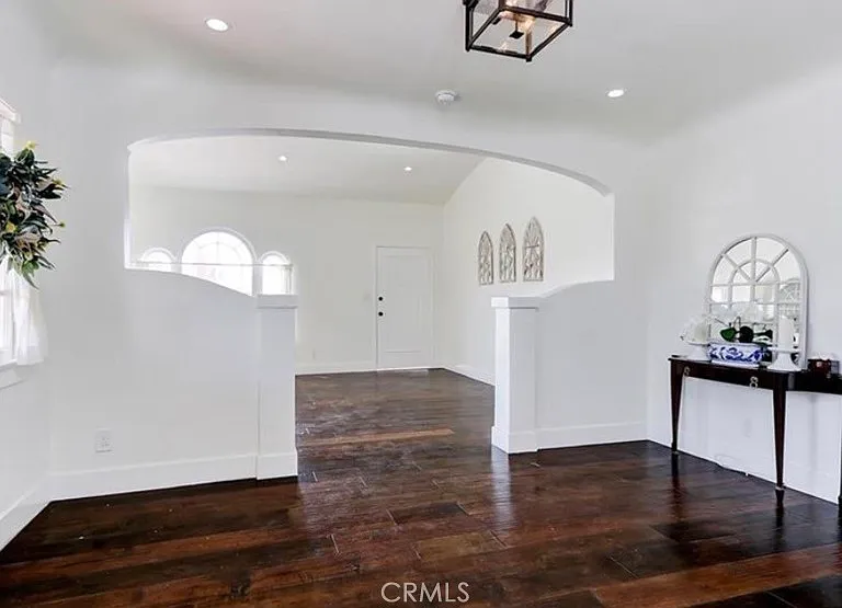 501 Avenue B — Photo 8