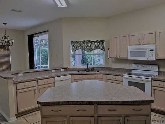 2nd image of 42 Wendover Ln