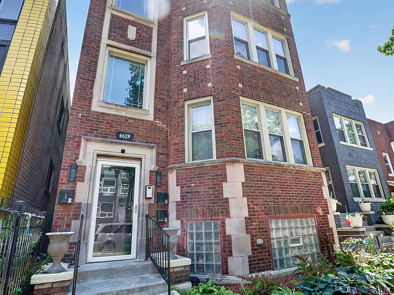 6629 S Ingleside Ave #2 — Photo 3