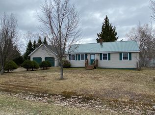 20 Cross St, Howland, ME 04448