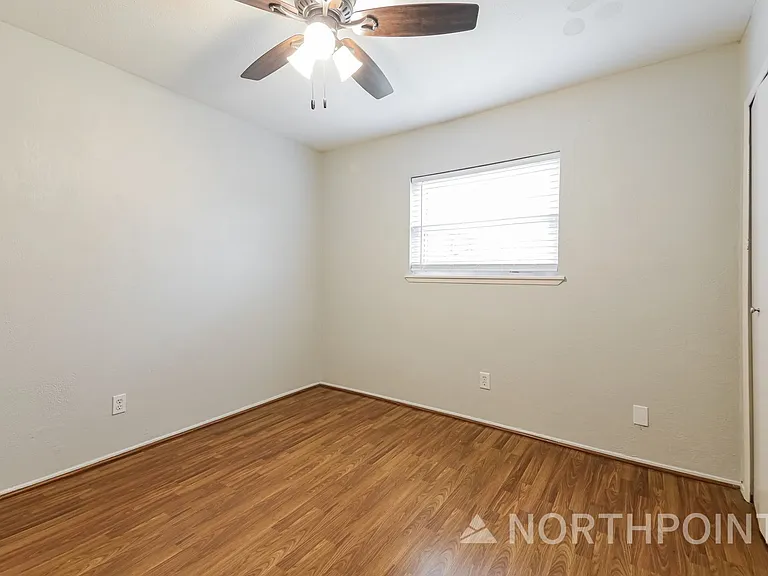 3464 Livingston Ln — Photo 11