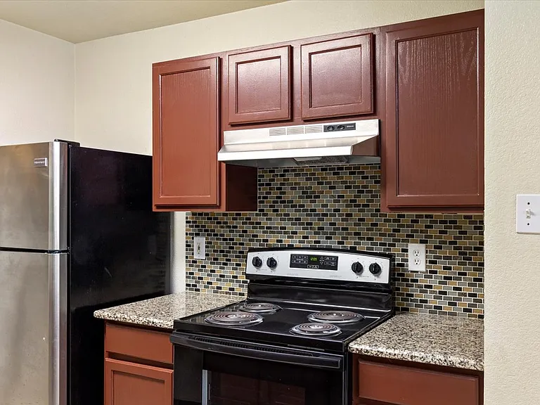 887 Sagewood Trl — Photo 3