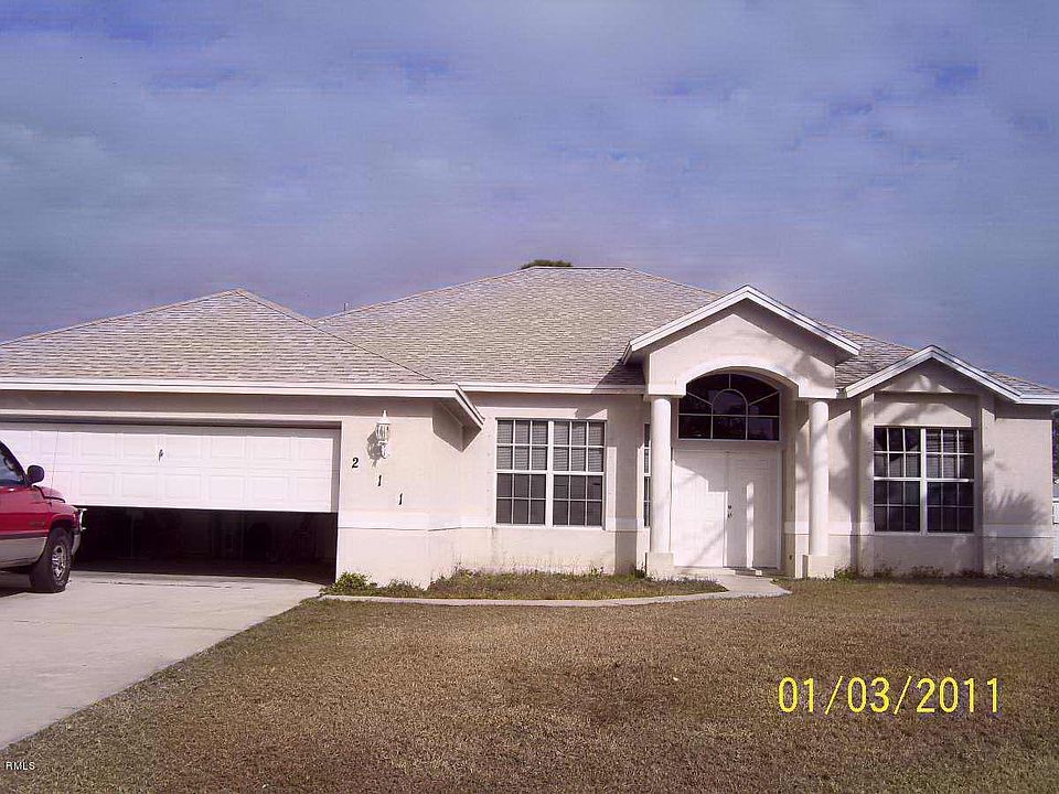 1st image of 211 NW Ferris Drive