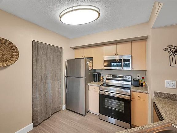 5th image of 3712 NW Mediterranean Ln #11-204