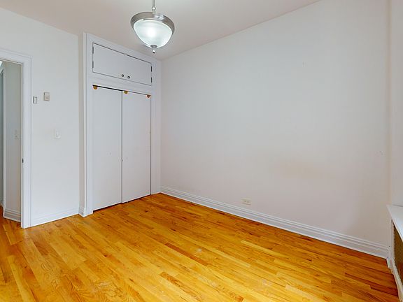 4th image of 245 W 51st St APT 906