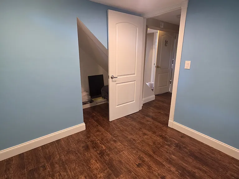 556 Manor Cir — Photo 21