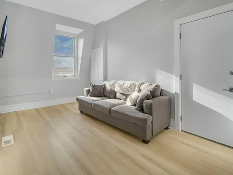 Quarry St. Apartments — Photo 24