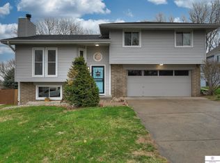 407 Fort St, Papillion, NE 68046