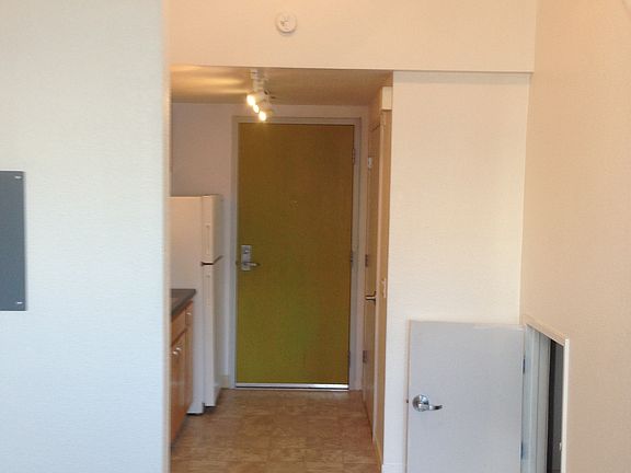 4th image of 1045 Mission St APT 483