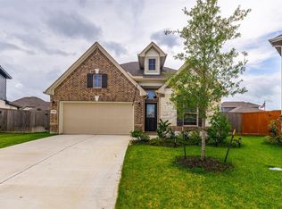 1902 Middle Pass Ln, Angleton, TX 77515
