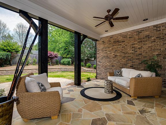 3rd image of 6007 Lakeview Dr