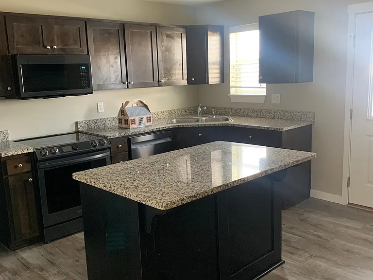 726 Trails End — Photo 7