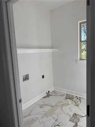 8 bed, 8.0 bath, 4500 sqft, $2,800 — Photo 4