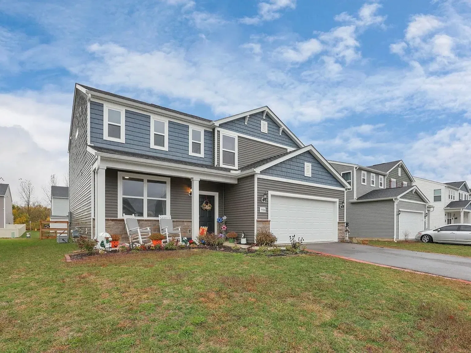3 bed, 2200 sqft, $2,499 — Photo 1