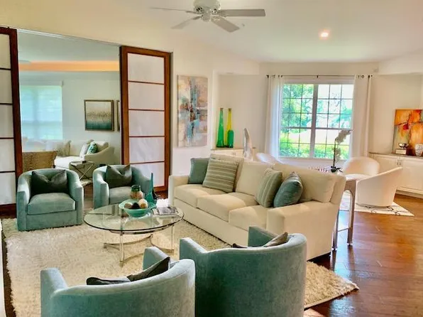 207 Colonade Cir, Naples, FL 34103