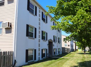 2047 Blairs Ferry Rd NE #3, Cedar Rapids, IA 52402