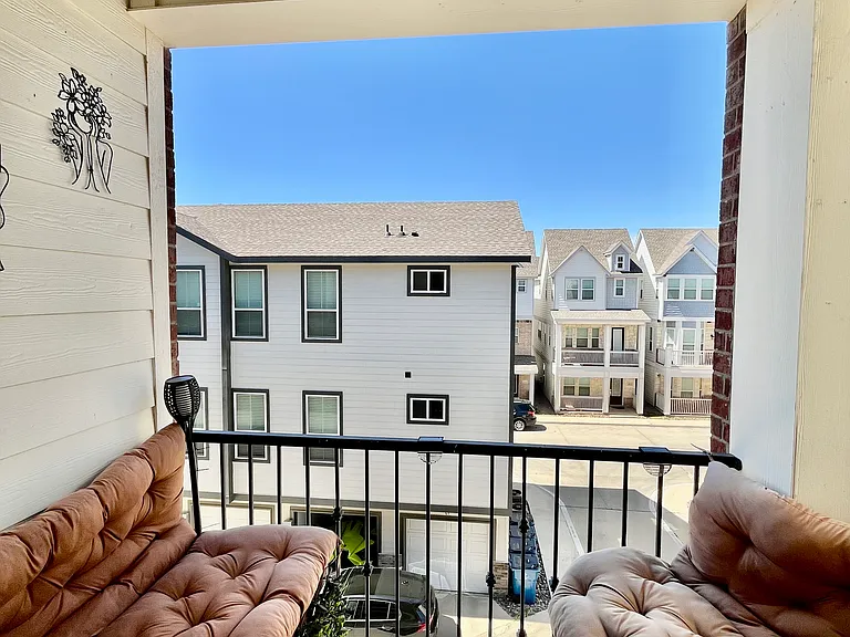 251 S Mill St #320 — Photo 30