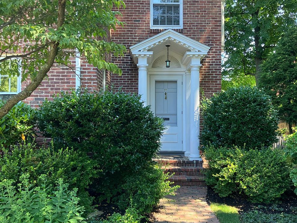 Front door 77 Francis