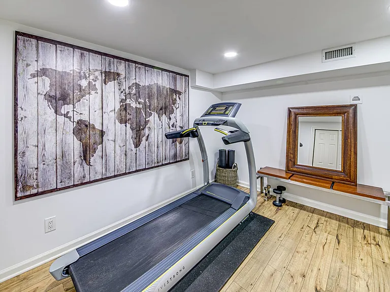 200 Woodbine Dr — Photo 16