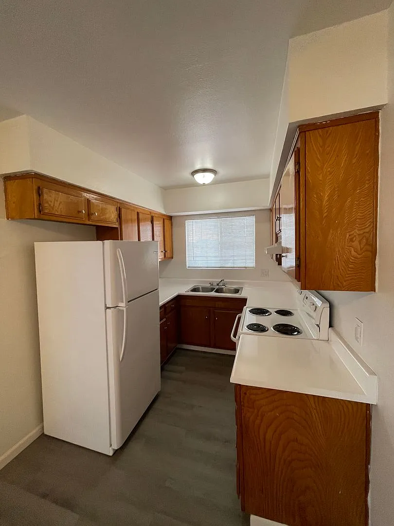 1 bedroom apartment in National City. Water and trash included — Photo 4