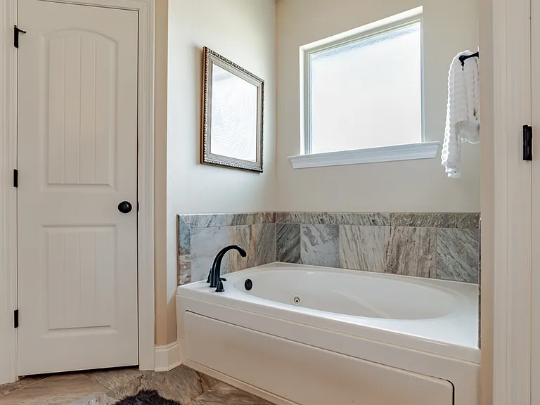 523 Kensley Ave — Photo 30