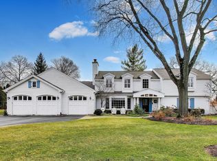 1233 Swainwood Dr, Glenview, IL 60025