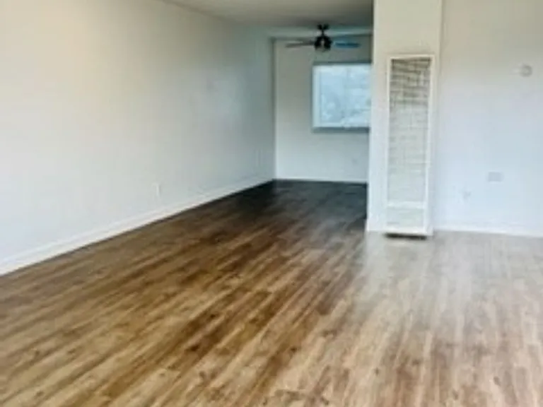 321 Hillside Ter — Photo 11