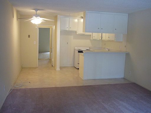 4th image of 21715 Parthenia St APT 105