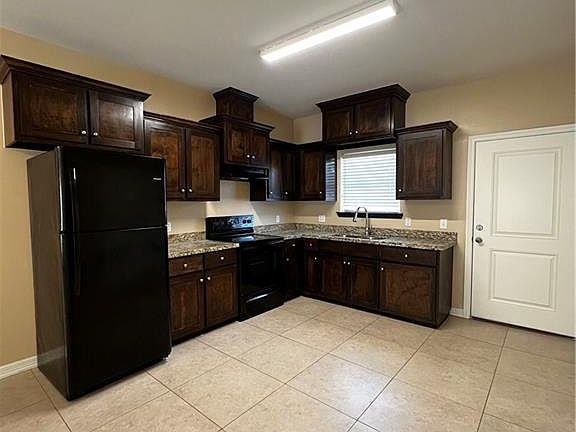 5th image of 2600 E Garfield Ave APT 1