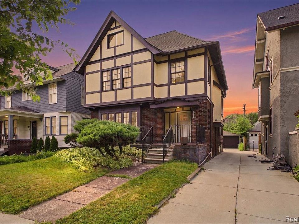 1st image of 899 Edison St