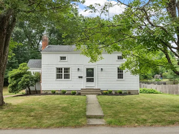 108 Kings Grant Rd, Marlborough, MA 01752