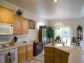 4th image of 1526 W Homecoming Ave