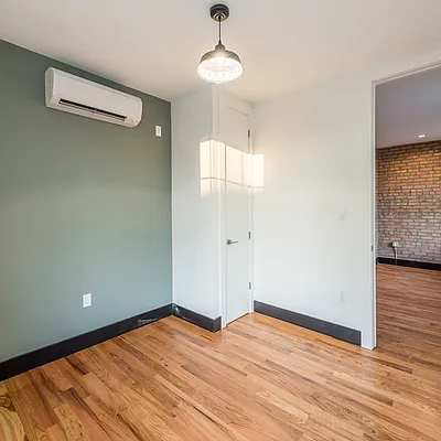 Rented by Nooklyn NYC LLC | media 22
