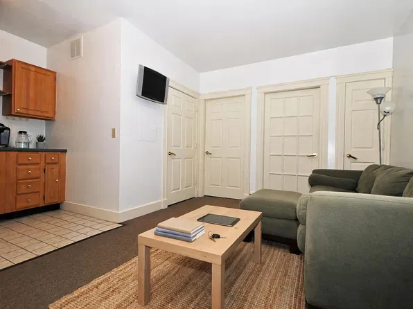 822 Beacon St APT 3, Boston, MA 02215
