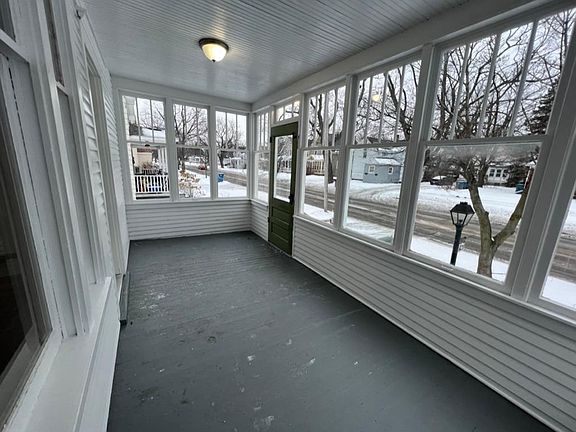 3rd image of 1121 Fulton Ave