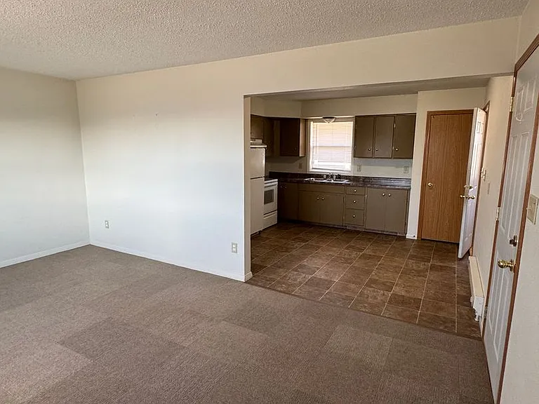 2207 S 12th St — Photo 2