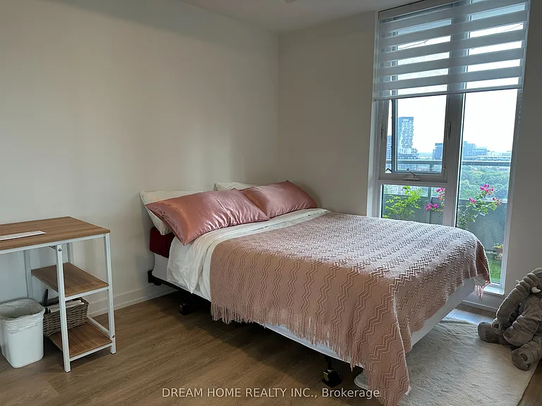 225 Sumach St S #905 — Photo 13