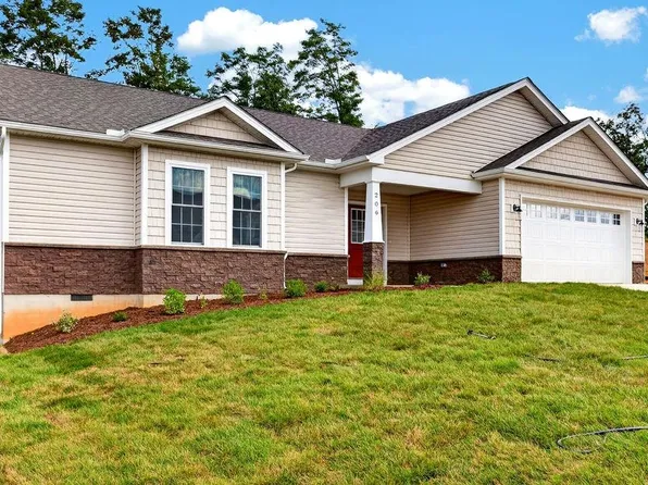 206 Langley Dr, Waynesboro, VA 22980