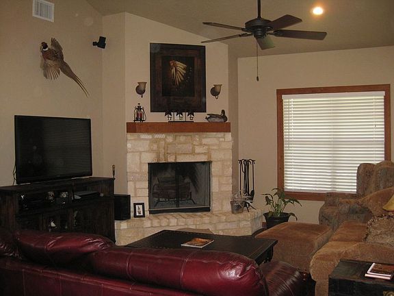 3rd image of 521 Wildewood Dr