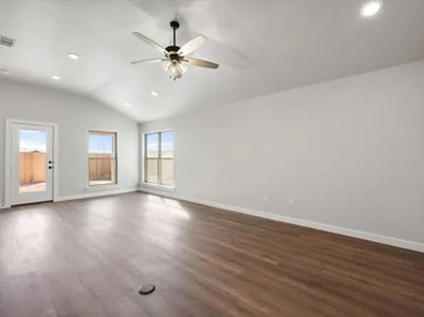 1610 N Dover Ave, Lubbock, TX 79416