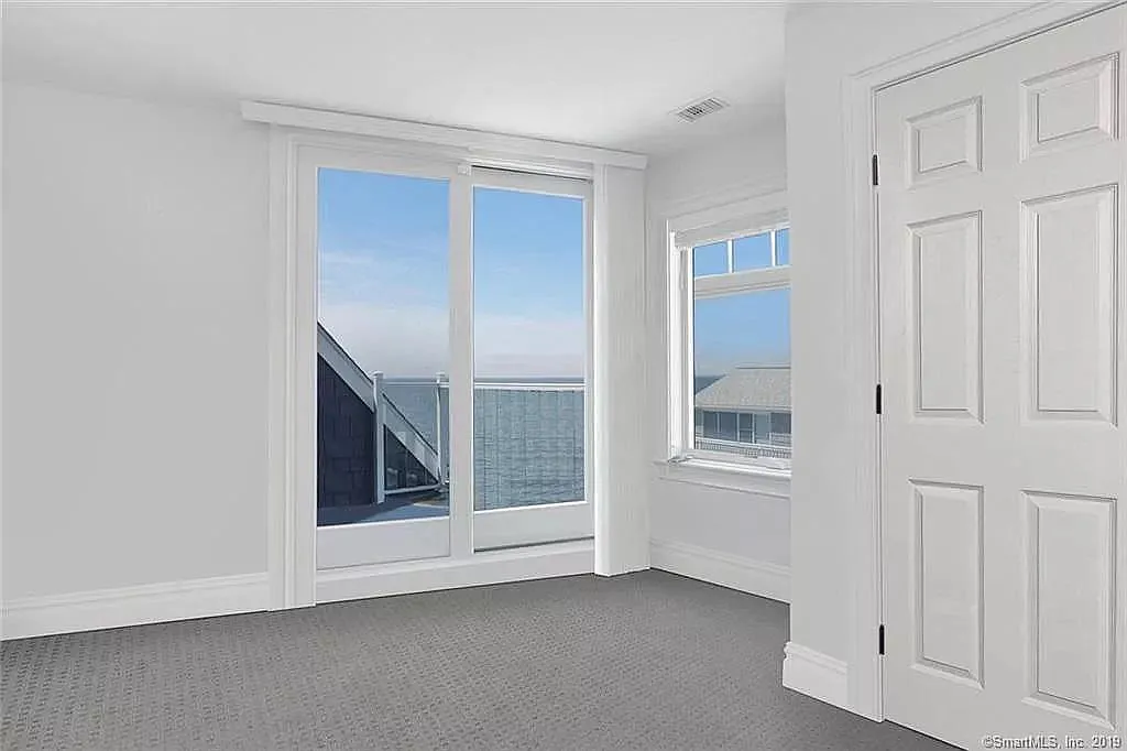 2155 Fairfield Beach Rd — Photo 4