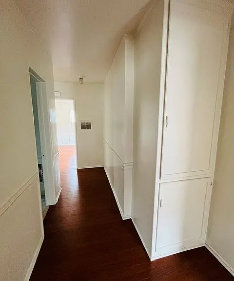 12823 Burbank Blvd — Photo 16