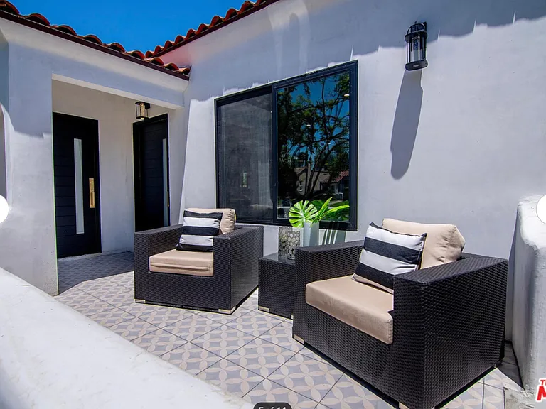 622 N Gardner St — Photo 37