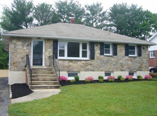 2223 W Huntington Dr, Wilmington, DE 19808