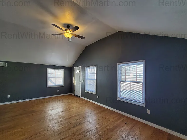 812 E End Ave — Photo 5